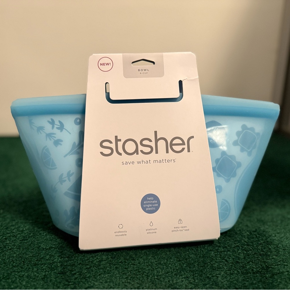 Stasher Silicone Reusable 8-Cup Bowl, 64oz, brand new